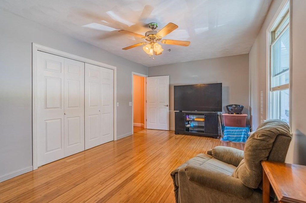 120 Frst Ave, Cranston RI 02910-5510 exterior