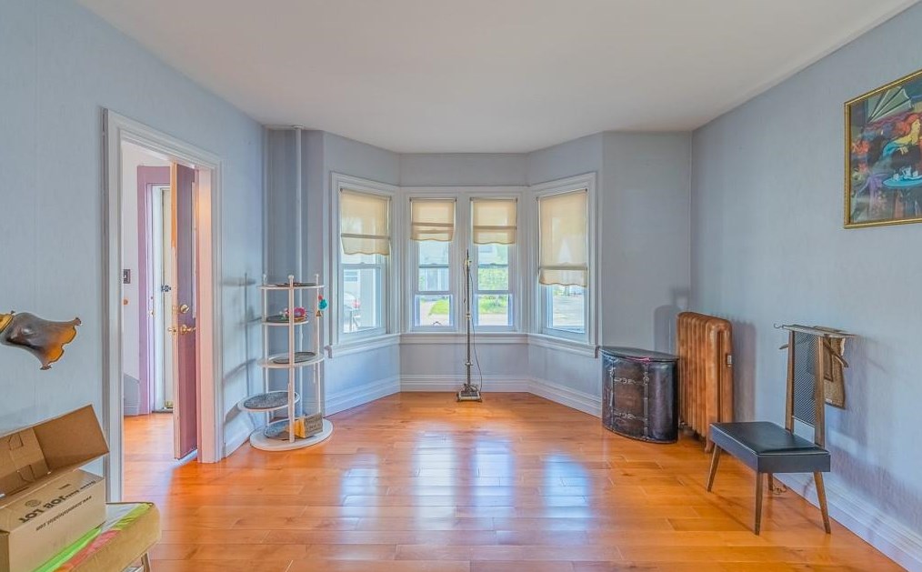 120 Frst Ave, Cranston RI 02910-5510 exterior