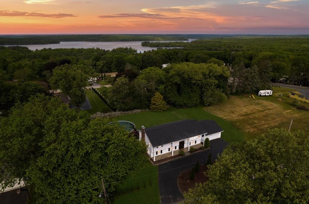 11 Set N Sun Dr, Scituate RI  02831-1828 exterior
