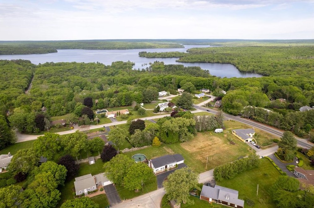 11 Set N Sun Dr, Scituate RI  02831-1828 exterior
