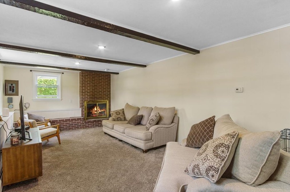 11 Set N Sun Dr, Scituate RI  02831-1828 exterior