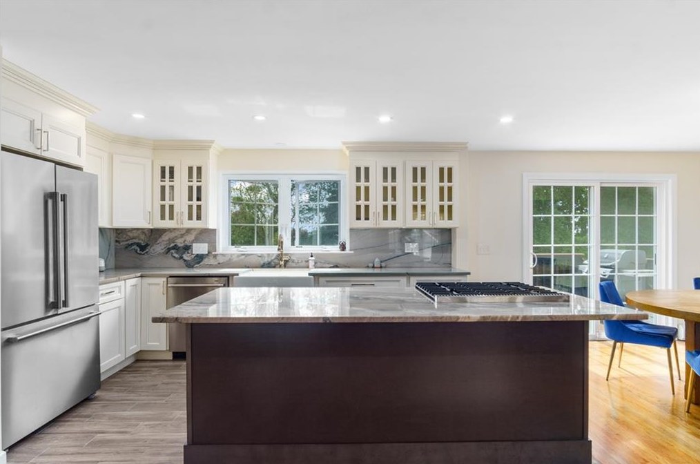 11 Set N Sun Dr, Scituate RI  02831-1828 exterior