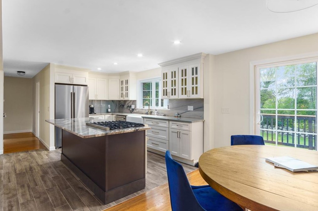 11 Set N Sun Dr, Scituate RI  02831-1828 exterior