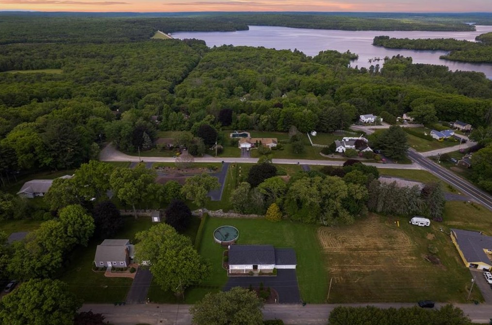 11 Set N Sun Dr, Scituate RI  02831-1828 exterior