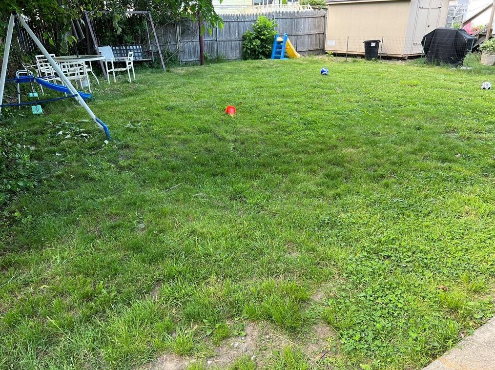 31 Casino Ave, Cranston RI 02920-6901 exterior