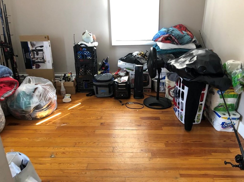 31 Casino Ave, Cranston RI 02920-6901 exterior