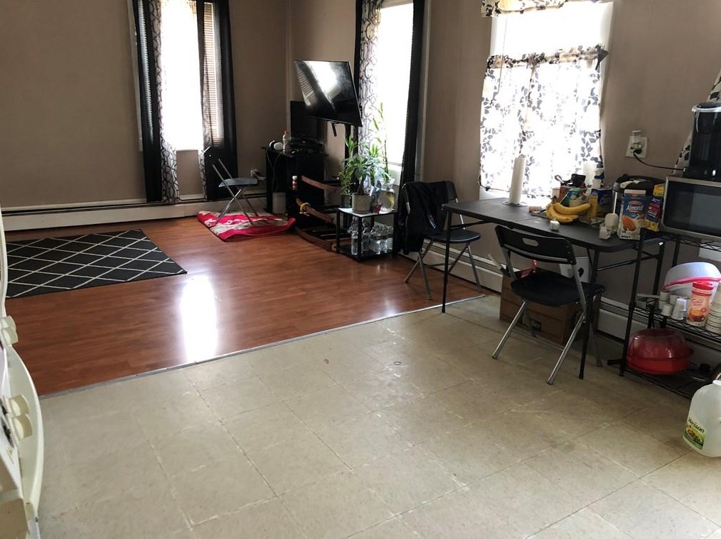 31 Casino Ave, Cranston RI 02920-6901 exterior