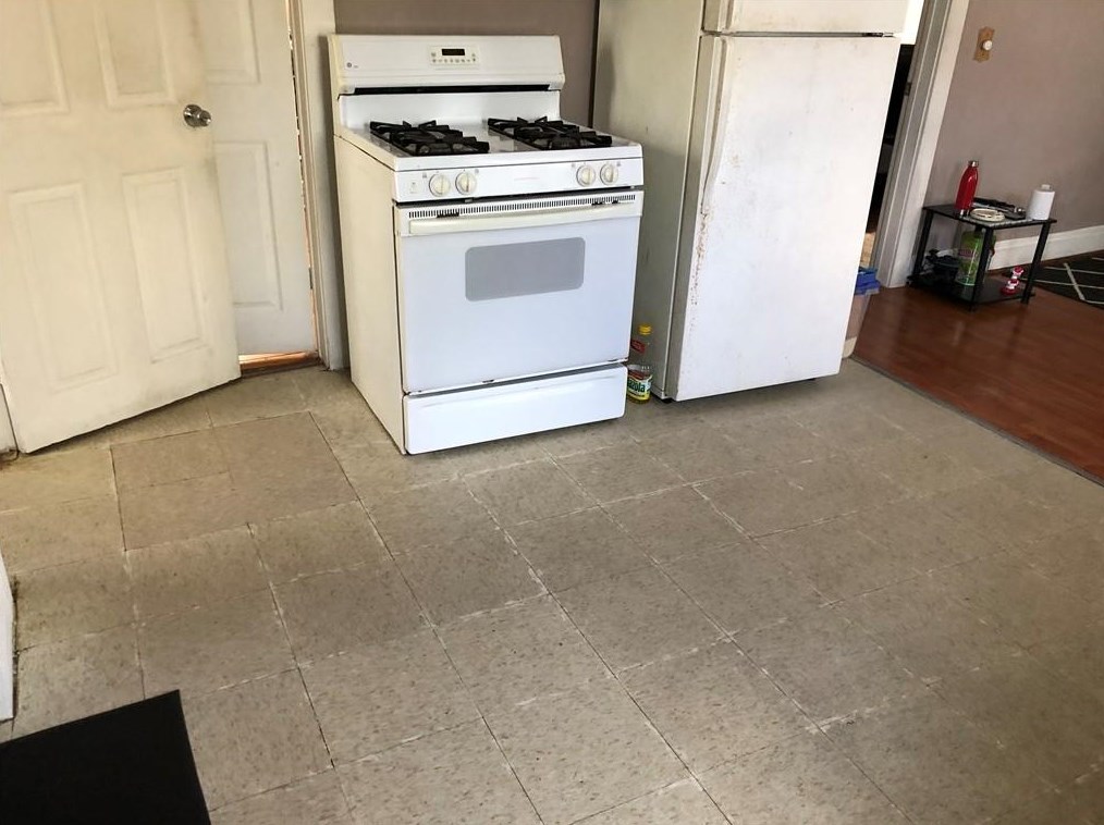 31 Casino Ave, Cranston RI 02920-6901 exterior