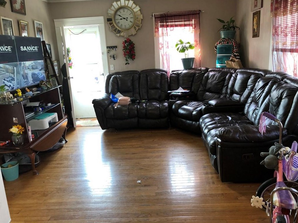 31 Casino Ave, Cranston RI 02920-6901 exterior