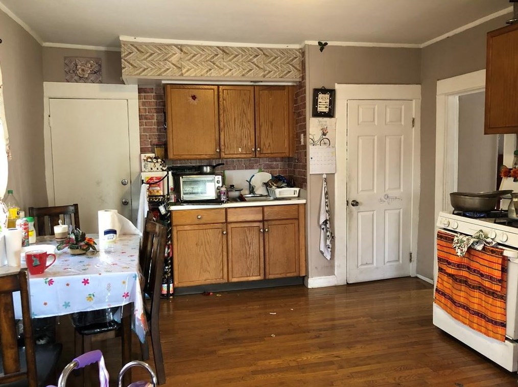 31 Casino Ave, Cranston RI  02920-6901 exterior