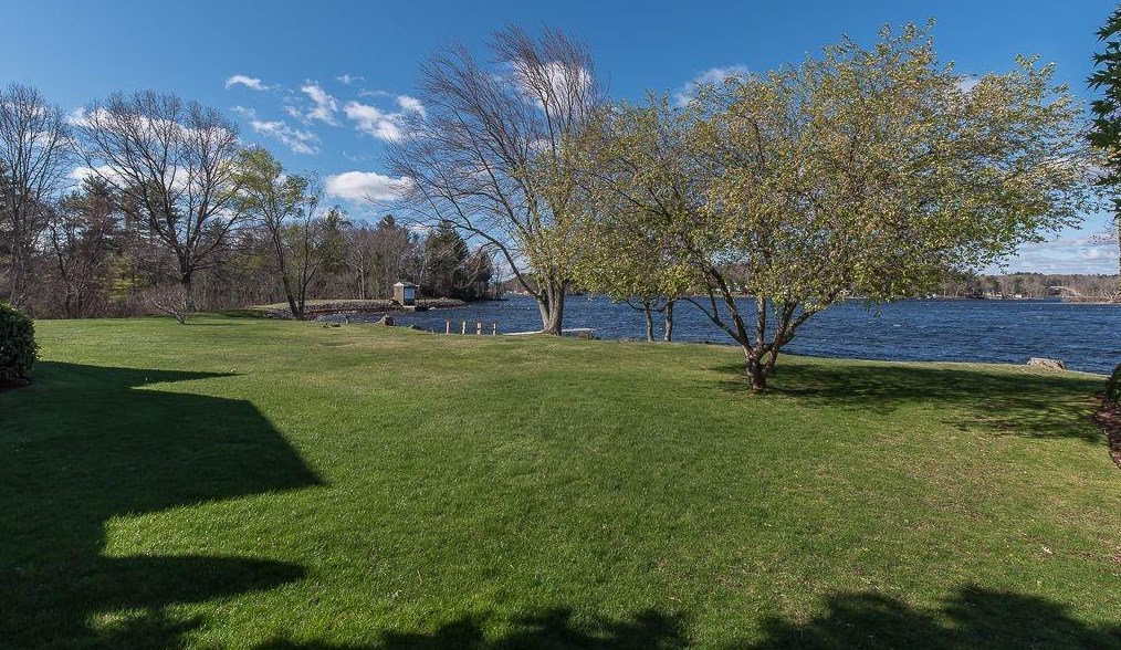 720 Putnam Pike, Smithfield RI  02828-1448 exterior