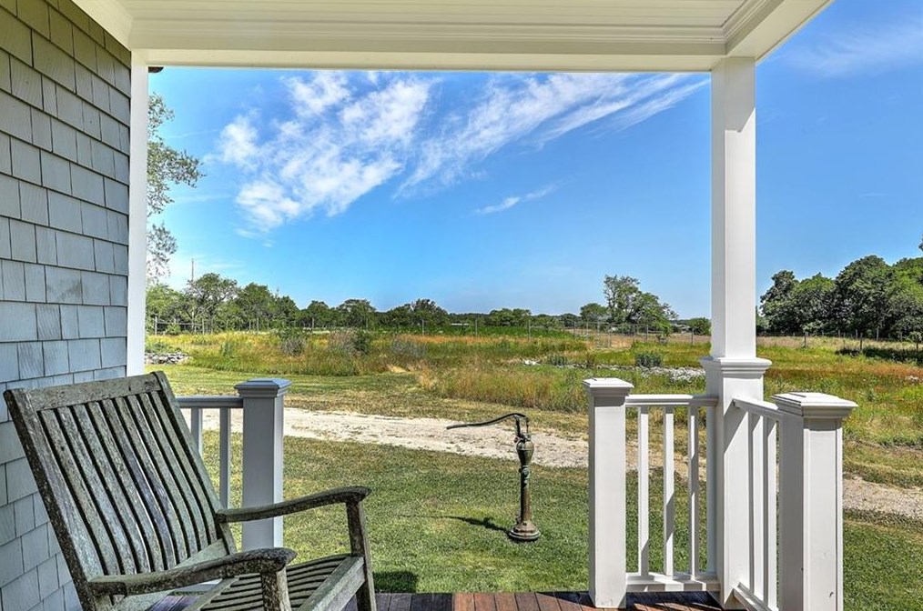 443 Barneys Joy Rd, Dartmouth MA 02748-1323 exterior