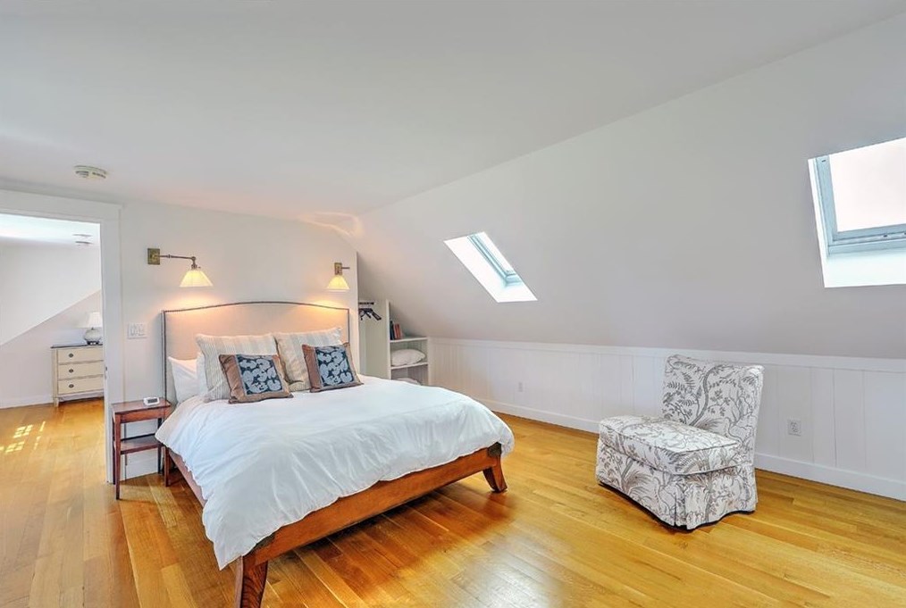 443 Barneys Joy Rd, Dartmouth MA 02748-1323 exterior