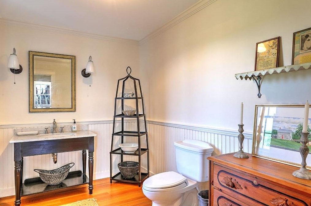 443 Barneys Joy Rd, Dartmouth MA 02748-1323 exterior