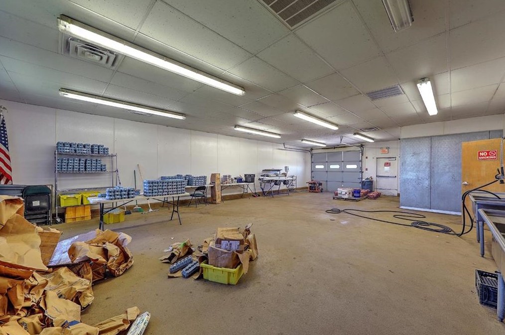 443 Barneys Joy Rd, Dartmouth MA 02748-1323 exterior