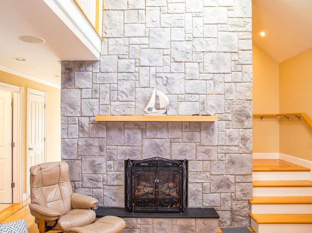 90 Cole St, Jamestown RI 02835-1325 exterior