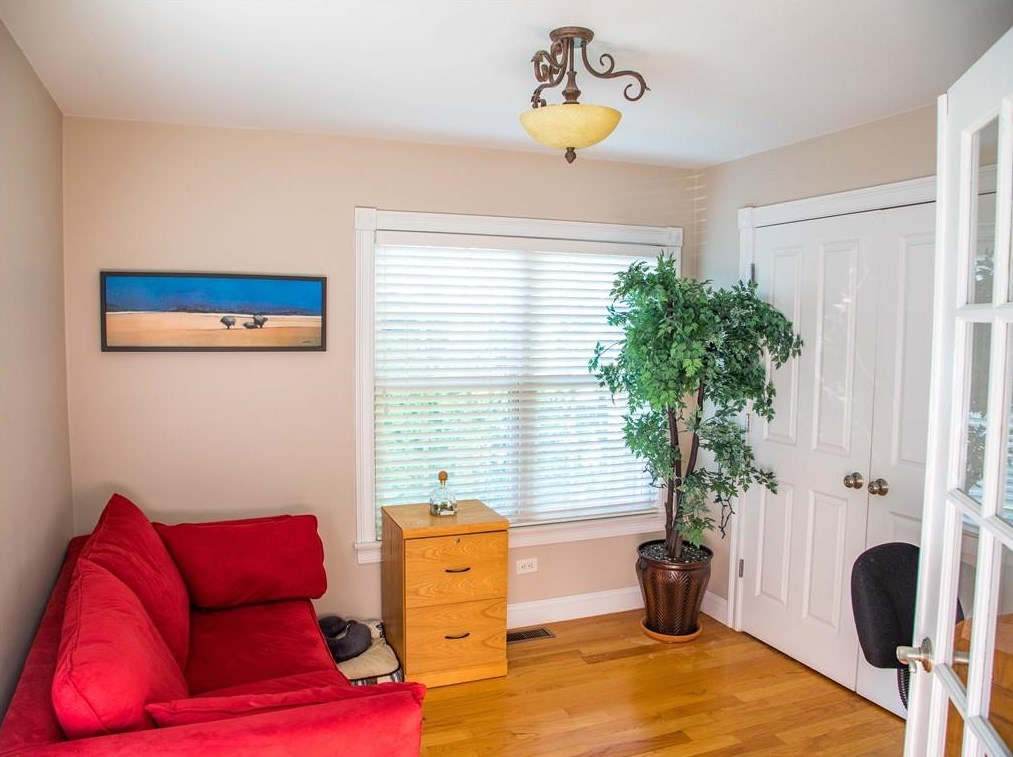 90 Cole St, Jamestown RI 02835-1325 exterior