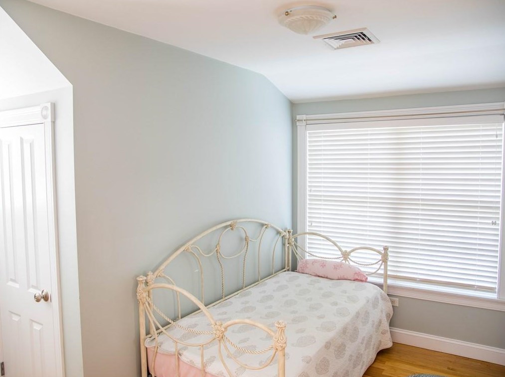 90 Cole St, Jamestown RI 02835-1325 exterior