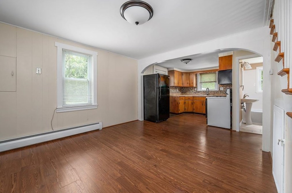 439 Farnum Pike, Smithfield RI 02917-3203 exterior