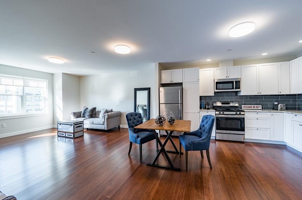 125 Midway Rd, Cranston RI 02920-5741 exterior