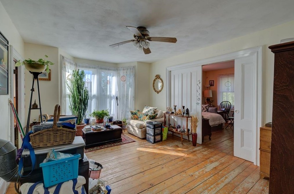 124 Wood St, Bristol RI 02809-3231 exterior