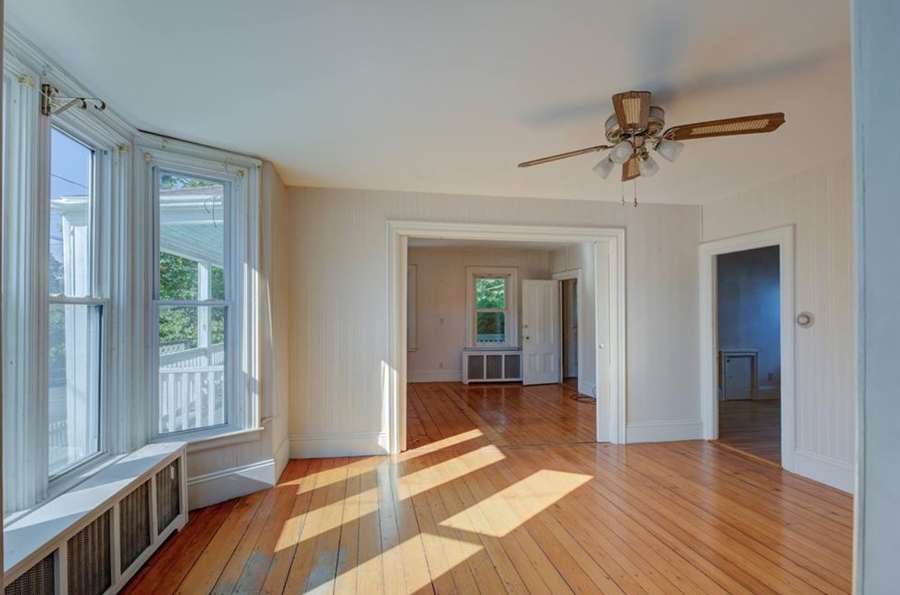 124 Wood St, Bristol RI 02809-3231 exterior