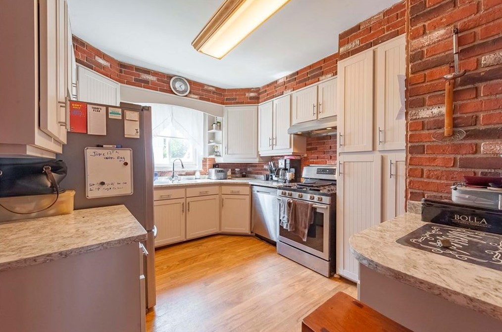 232 Baxter St, Pawtucket RI  02861-1675 exterior
