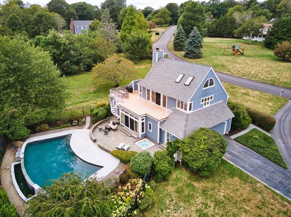 179 Taylor Rd, Portsmouth RI  02871-5416 exterior