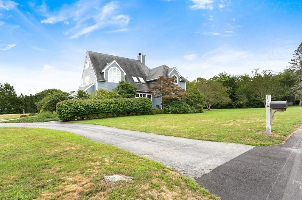 179 Taylor Rd, Portsmouth RI  02871-5416 exterior