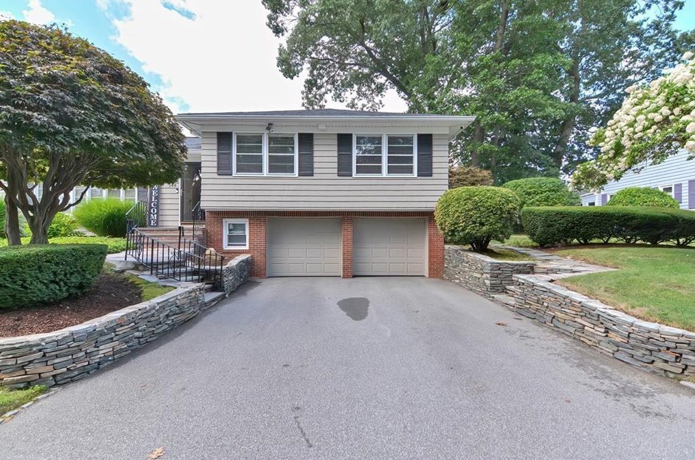 144 Glen Ridge Rd, Cranston RI  02920-6154 exterior