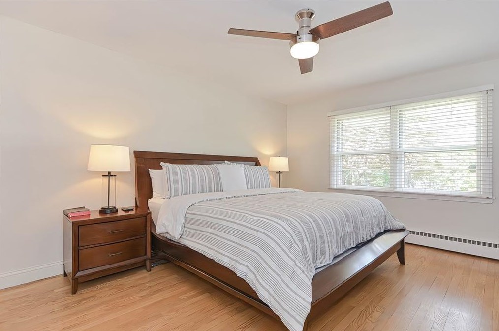 144 Glen Ridge Rd, Cranston RI  02920-6154 exterior