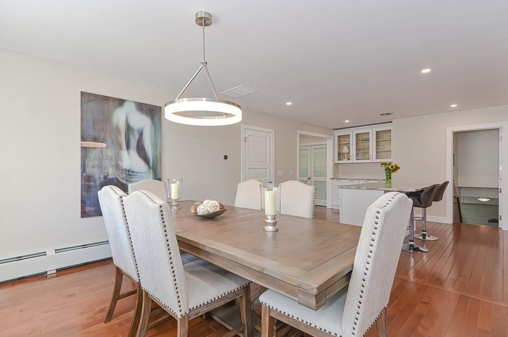 144 Glen Ridge Rd, Cranston RI  02920-6154 exterior