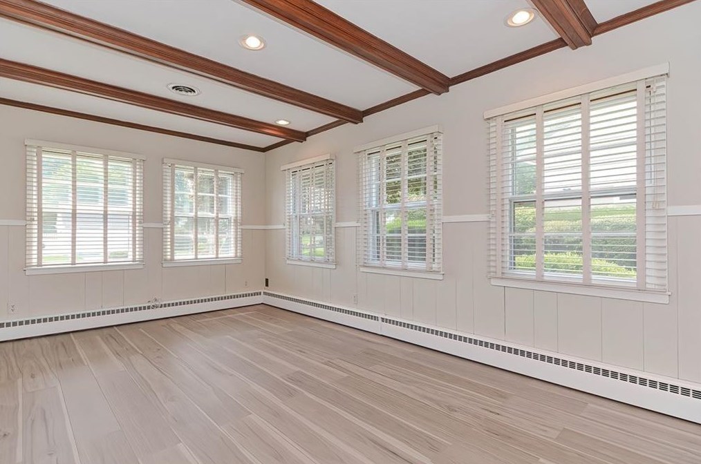 144 Glen Ridge Rd, Cranston RI  02920-6154 exterior