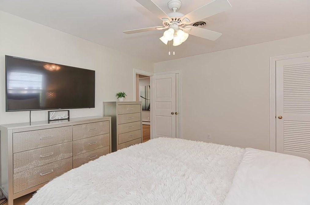 144 Glen Ridge Rd, Cranston RI  02920-6154 exterior