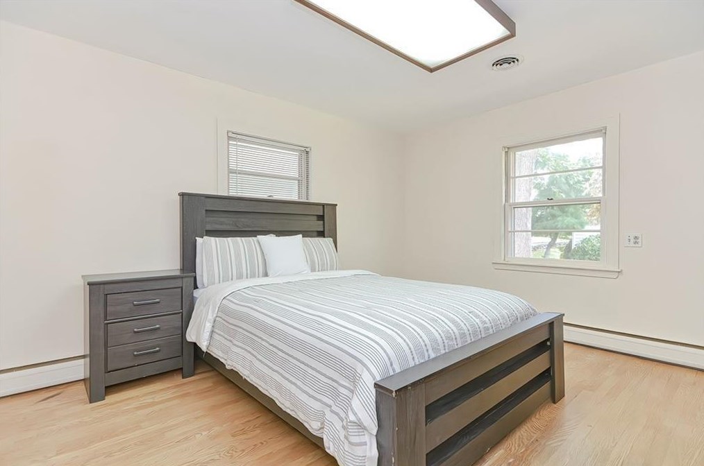 144 Glen Ridge Rd, Cranston RI  02920-6154 exterior