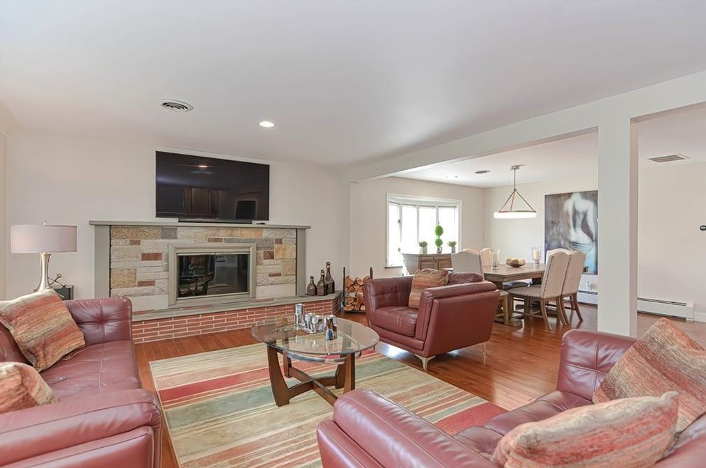 144 Glen Ridge Rd, Cranston RI  02920-6154 exterior