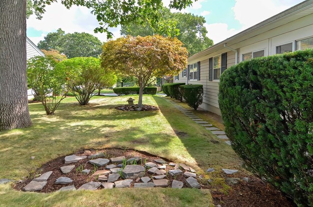 144 Glen Ridge Rd, Cranston RI  02920-6154 exterior