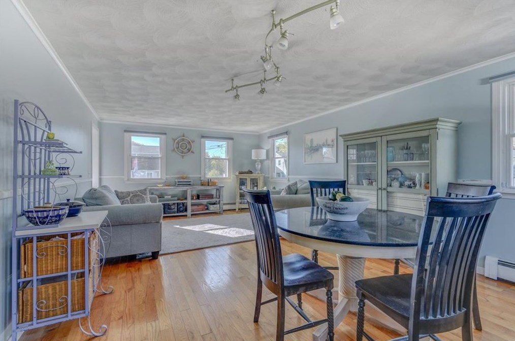 136 Silverwood Ln, West Warwick RI  02893-3306 exterior