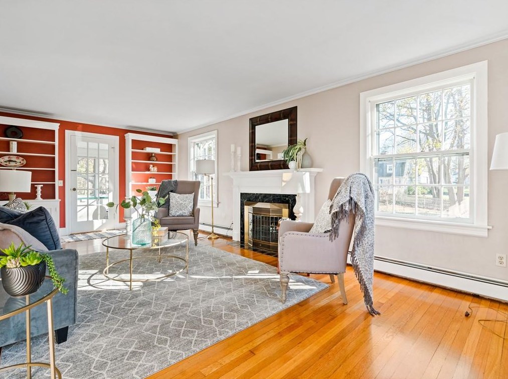 91 Greenwood Ave, East Providence RI  02916-1916 exterior