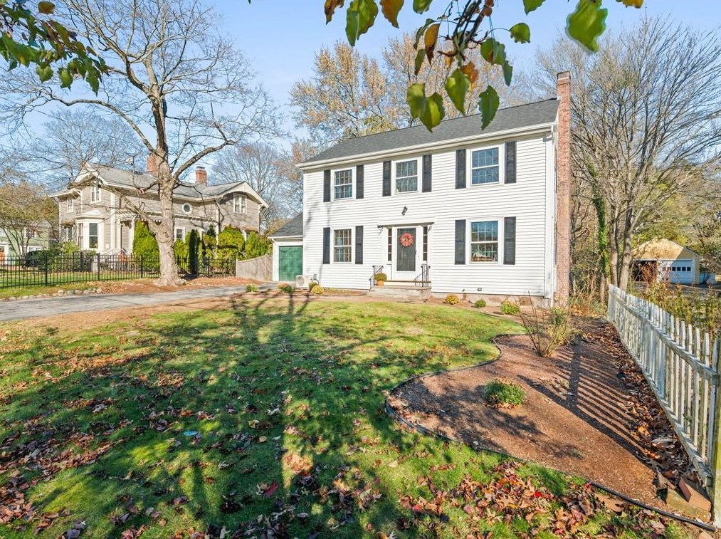 91 Greenwood Ave, East Providence RI  02916-1916 exterior