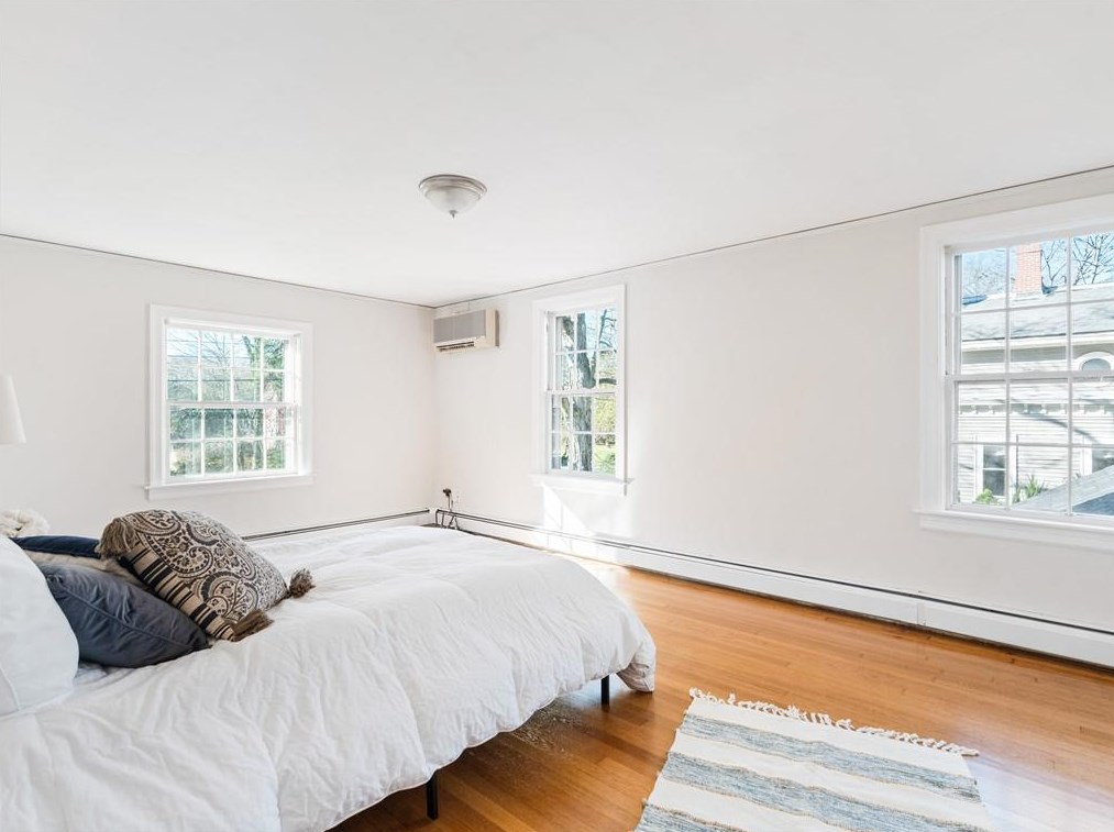 91 Greenwood Ave, East Providence RI  02916-1916 exterior