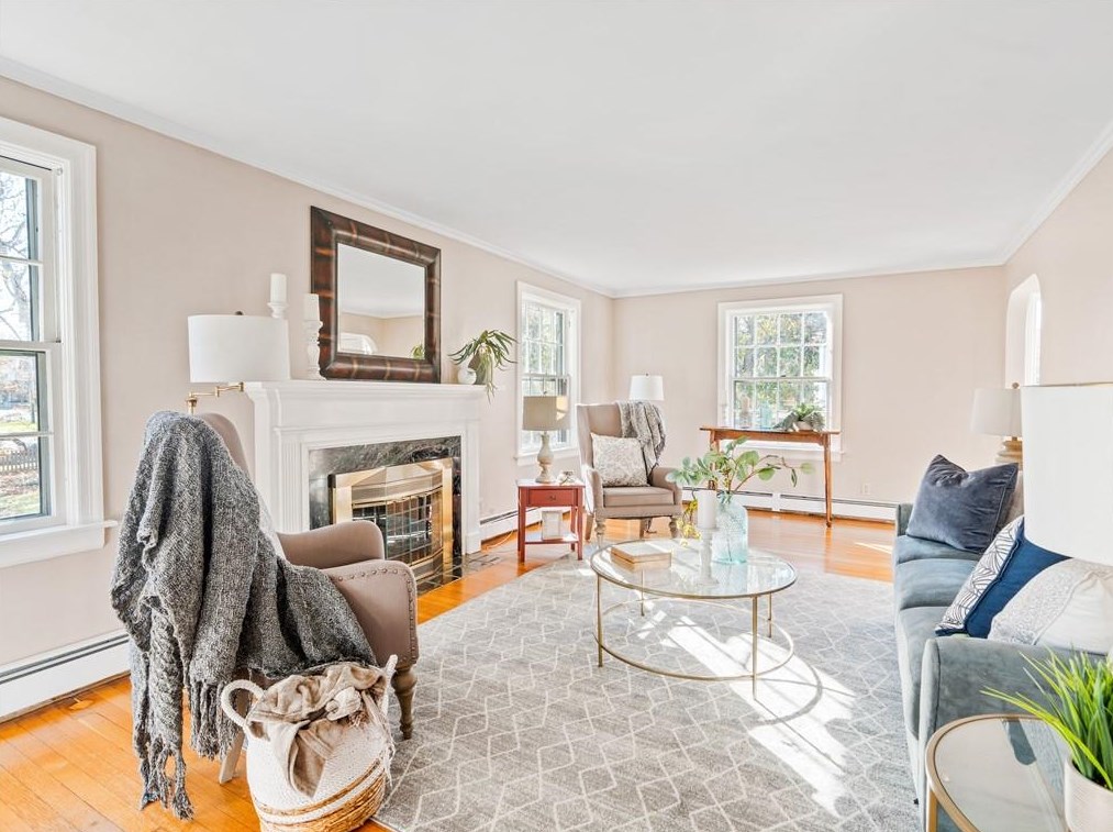 91 Greenwood Ave, East Providence RI  02916-1916 exterior