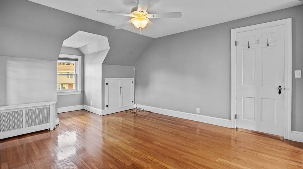 36 Greenwood St, Cranston RI 02910-1907 exterior