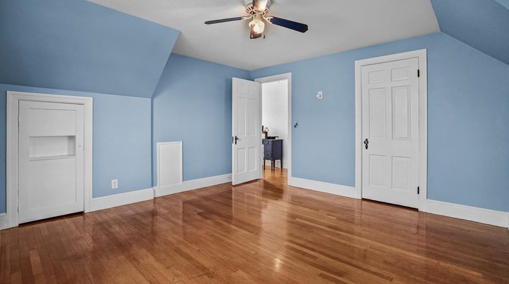 36 Greenwood St, Cranston RI 02910-1907 exterior