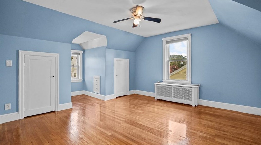 36 Greenwood St, Cranston RI 02910-1907 exterior