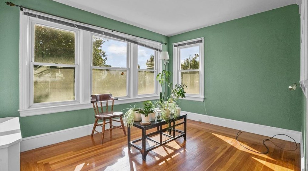 36 Greenwood St, Cranston RI 02910-1907 exterior