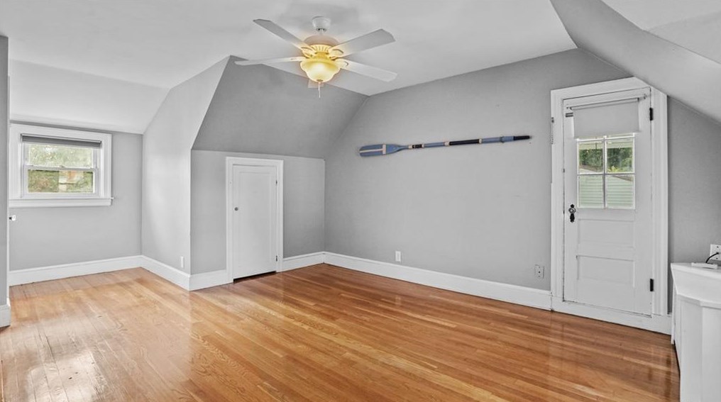 36 Greenwood St, Cranston RI 02910-1907 exterior