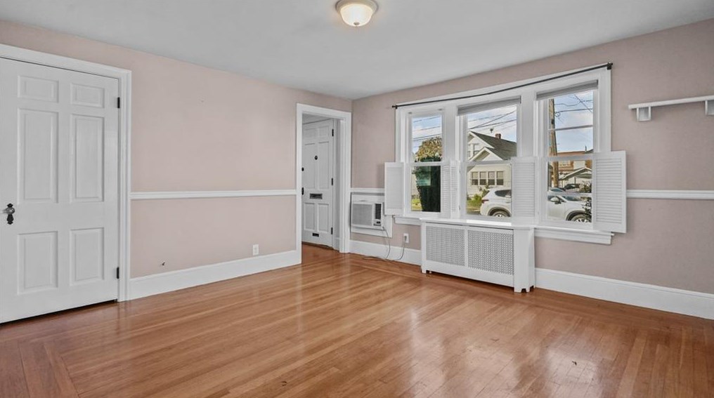 36 Greenwood St, Cranston RI 02910-1907 exterior