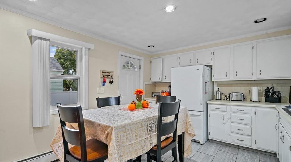 48 Vine St, East Providence RI  02914-4317 exterior