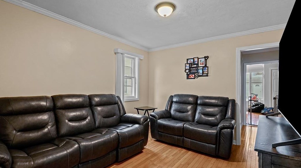 48 Vine St, East Providence RI  02914-4317 exterior